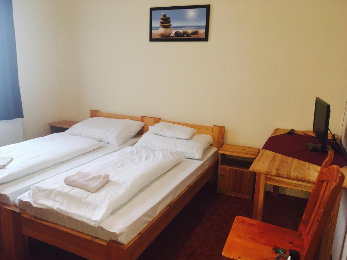 Kék Lagúna Panzió Dombrád Exterior foto